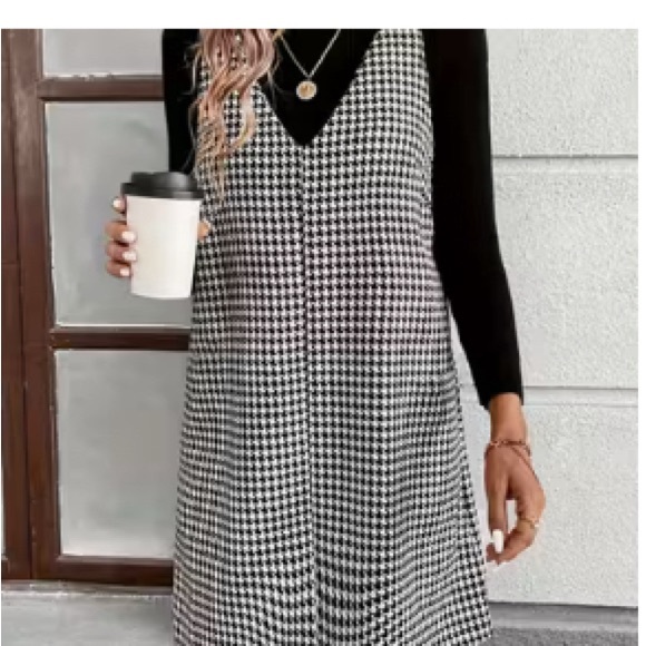 Classic Black and White Houndstooth Dress - Picture 1 of 5